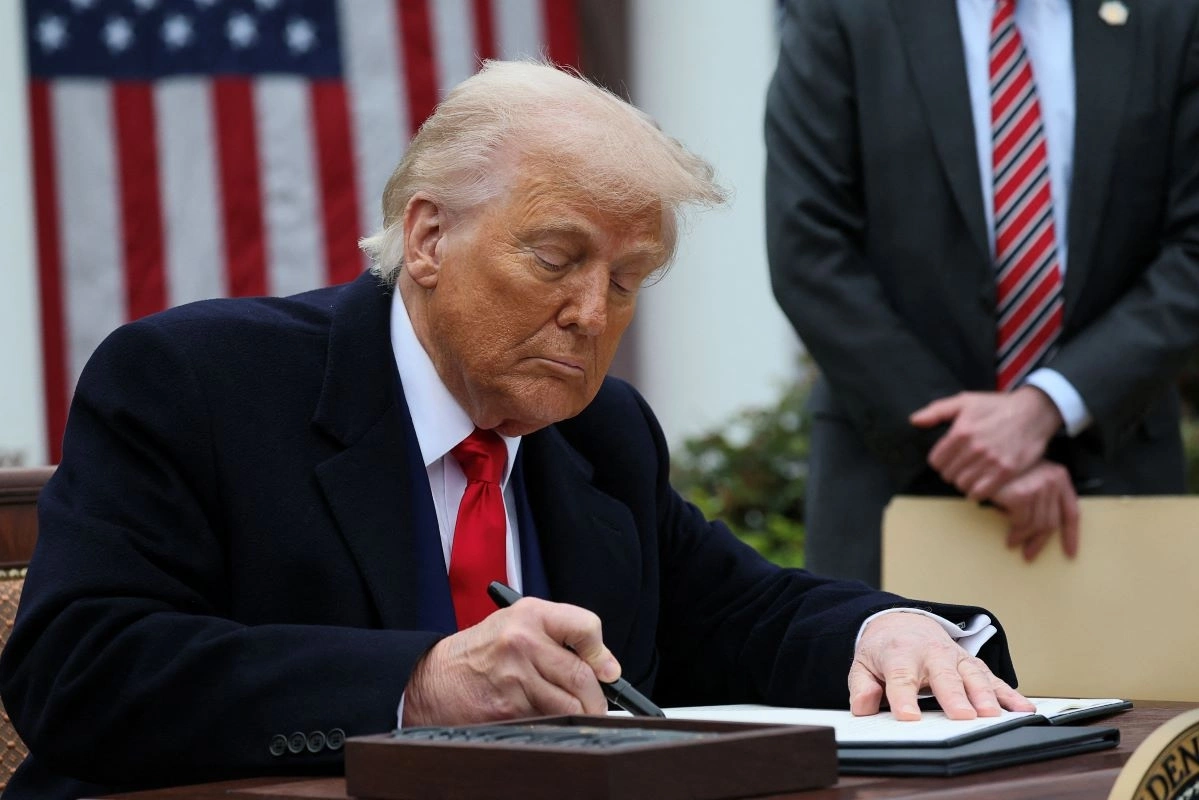 Ông Trump áp thuế 46% hàng hóa Việt Nam, nhiều công ty Mỹ bị vạ lây